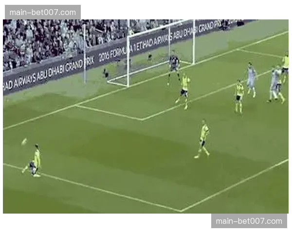 深度解析：瓜迪奥拉如何微调曼城阵型，在控球基础上提升反击的突然性