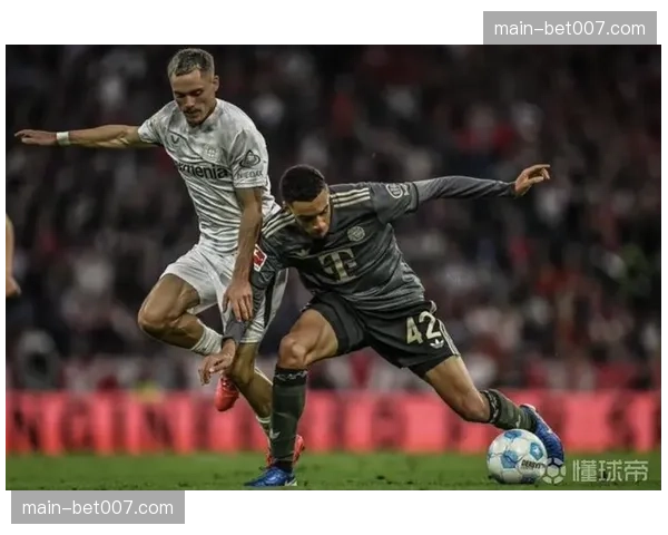 多家媒体：拜仁慕尼黑与穆西亚拉的续约谈判进入最后阶段。