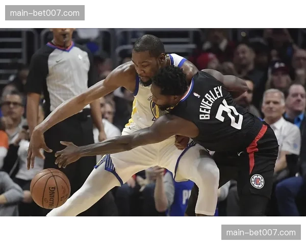 评论:联盟下赛季是否应进一步鼓励身体对抗?低位防守尺度成焦点